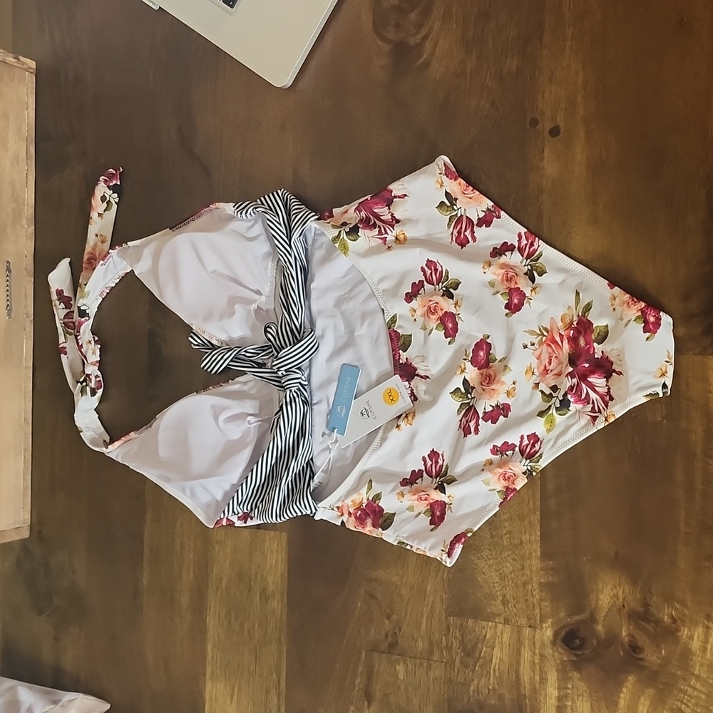 Cupshe Midsummer Floral Halter One-Piece XXL - Picture 2 of 3